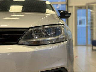 2011 Volkswagen Jetta VI, серебристый, 830000 рублей, вид 4