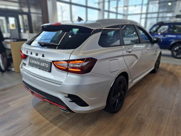 2026 Lada (ВАЗ) Vesta SW Sport I Рестайлинг (NG), серебристый - вид 3