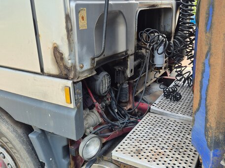 2000 DAF 95, серебристый, 1550000 рублей, вид 5