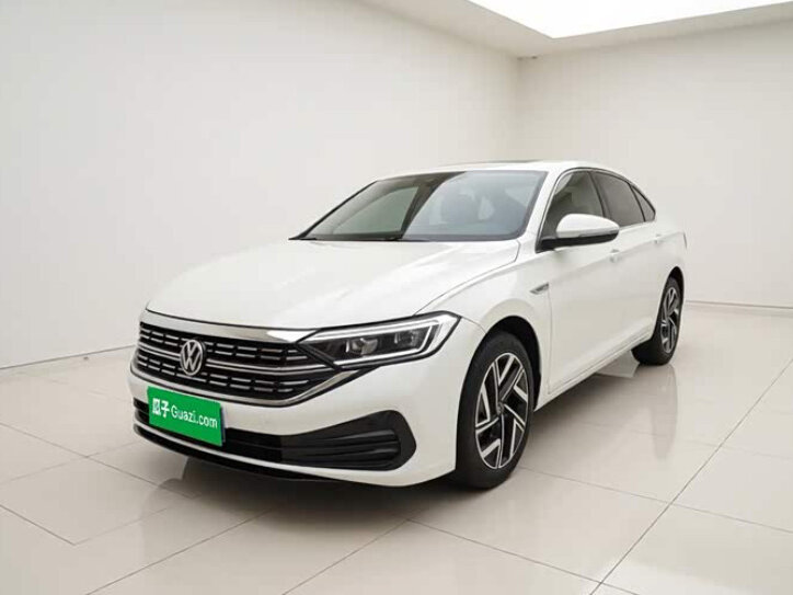 Открыть фотографии: Volkswagen Sagitar III Рестайлинг