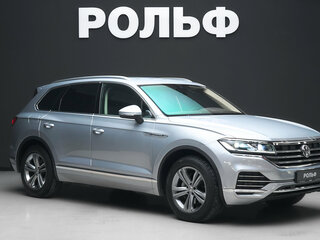 2019 Volkswagen Touareg III, серый, 4500000 рублей, вид 1