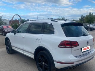 2016 Volkswagen Touareg II Рестайлинг, белый, 2900000 рублей, вид 4