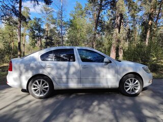 2013 Skoda Octavia II (A5) Рестайлинг, белый, 650000 рублей, вид 3