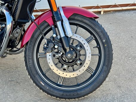 2026 Royal Enfield Super Meteor, красный, 792000 рублей, вид 4