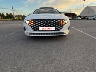 2021 Hyundai Grandeur VI Рестайлинг, белый, 3750000 рублей, вид 1