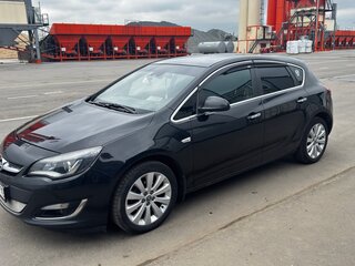 2013 Opel Astra J Рестайлинг, чёрный, 750000 рублей, вид 1