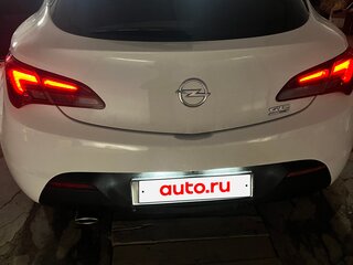 2013 Opel Astra GTC J Рестайлинг, белый, 840000 рублей, вид 5