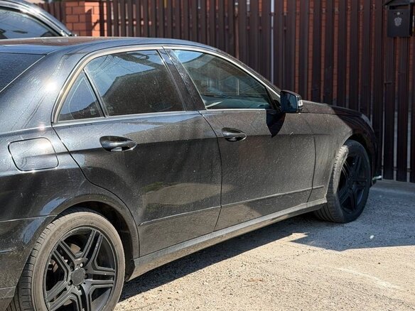 2011 Mercedes-Benz E-Класс 350 IV (W212, S212, C207), чёрный, 1000000 рублей