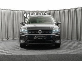 2017 Volkswagen Tiguan II, чёрный, 2200000 рублей, вид 3