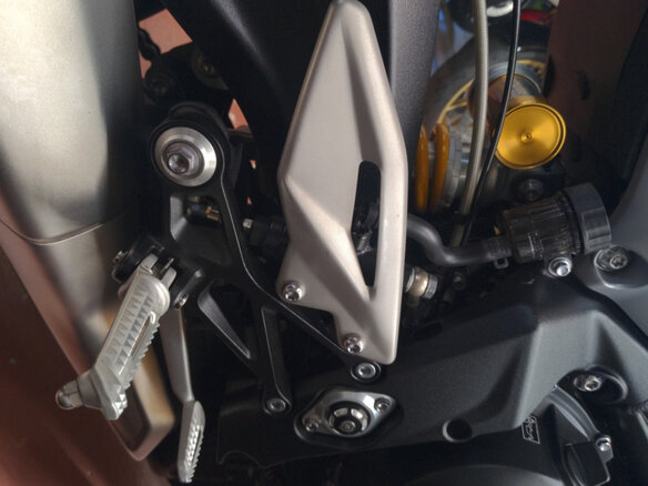 2023 Triumph Speed Triple, серый, 765000 рублей - вид 5