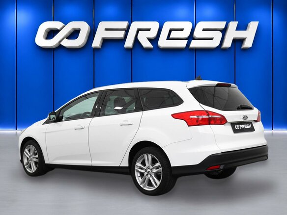 2017 Ford Focus III Рестайлинг, белый, 1190000 рублей - вид 4