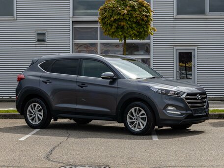 2018 Hyundai Tucson III, серый, 1495000 рублей, вид 3