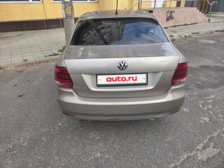 2015 Volkswagen Polo V Рестайлинг, бежевый, 1050000 рублей, вид 3