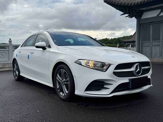 2023 Mercedes-Benz A-Класс 180 Long IV (W177) Рестайлинг, белый, 2090000 рублей, вид 3