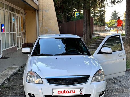 2015 Lada (ВАЗ) Priora I Рестайлинг, белый, 750000 рублей, вид 3