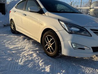 2015 Hyundai Solaris I Рестайлинг, белый, 1100000 рублей, вид 5