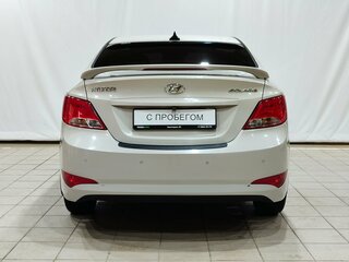 2015 Hyundai Solaris I Рестайлинг, бежевый, 950000 рублей, вид 5