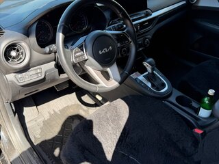 2022 Kia Cerato IV Рестайлинг, чёрный, 2250000 рублей, вид 5