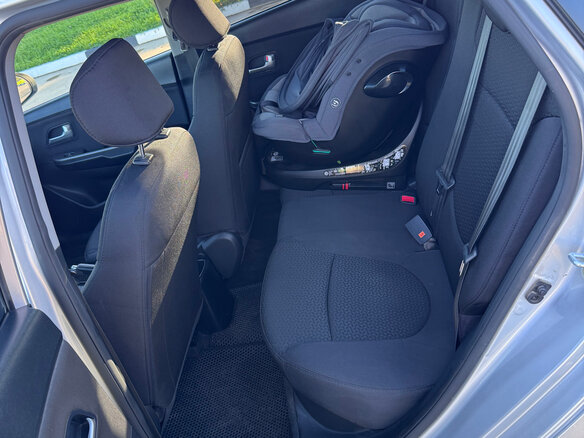 2017 Kia Rio III Рестайлинг, серебристый, 1050000 рублей - вид 16