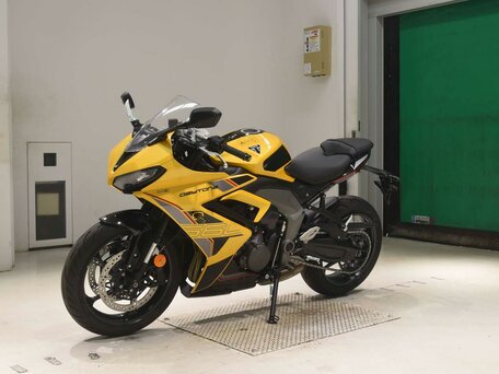2026 Triumph Daytona 660, жёлтый, 1197000 рублей, вид 4