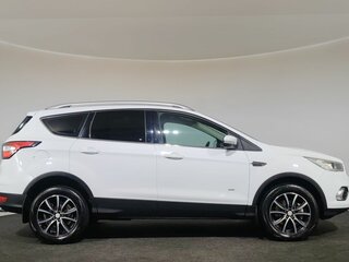 2018 Ford Kuga II Рестайлинг, белый, 1960000 рублей, вид 4