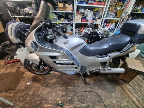 1990 Honda ST 1100, серебристый, 320000 рублей - вид 2