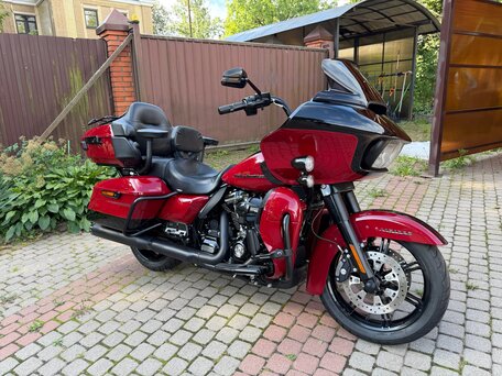 2019 Harley-Davidson Road Glide Limited, красный, 2700000 рублей, вид 2
