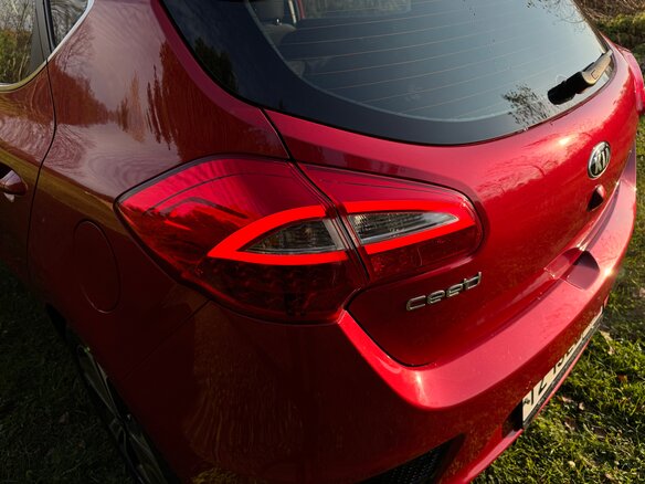 2017 Kia Ceed II Рестайлинг, красный, 1550000 рублей - вид 8