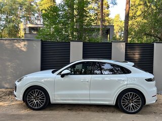2019 Porsche Cayenne Coupé III, серебристый, 7250000 рублей, вид 3
