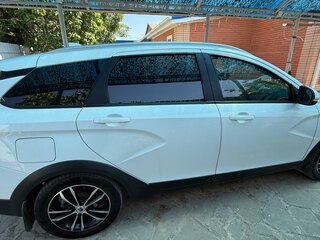 2019 Lada (ВАЗ) Vesta SW Cross I, белый, 900000 рублей, вид 2