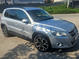 2010 Volkswagen Tiguan I, серебристый, 890000 рублей, вид 3