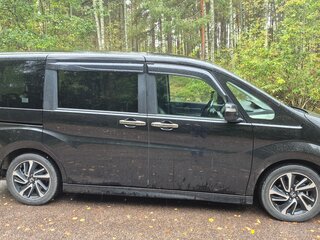 2015 Honda Stepwgn V, чёрный, 1850000 рублей, вид 3