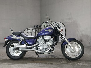 Honda Magna