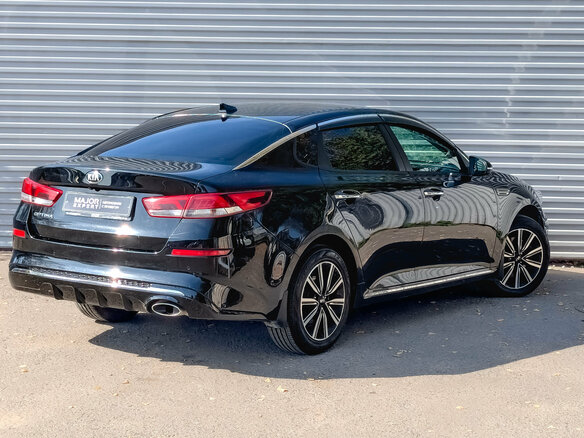 2019 Kia Optima IV Рестайлинг, чёрный, 1800000 рублей - вид 4