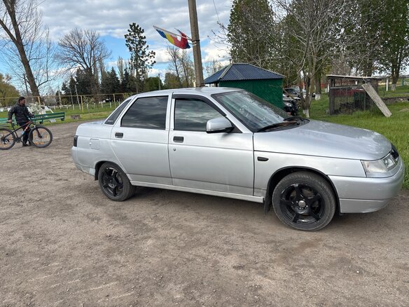 2004 Lada (ВАЗ) 2110, серебристый, 200000 рублей - вид 3