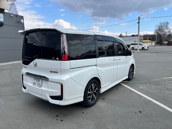 2017 Honda Stepwgn Spada V Рестайлинг, белый, 1855000 рублей - вид 4