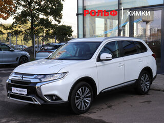 2019 Mitsubishi Outlander III Рестайлинг 3, белый, 1833000 рублей, вид 1