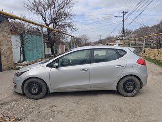 2017 Kia Ceed II Рестайлинг, серебристый, 1100000 рублей, вид 4