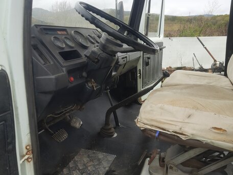 1992 ГАЗ 3307, белый, 450000 рублей, вид 5