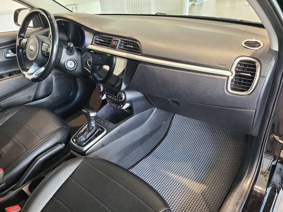 2017 Kia Rio IV, чёрный - вид 12