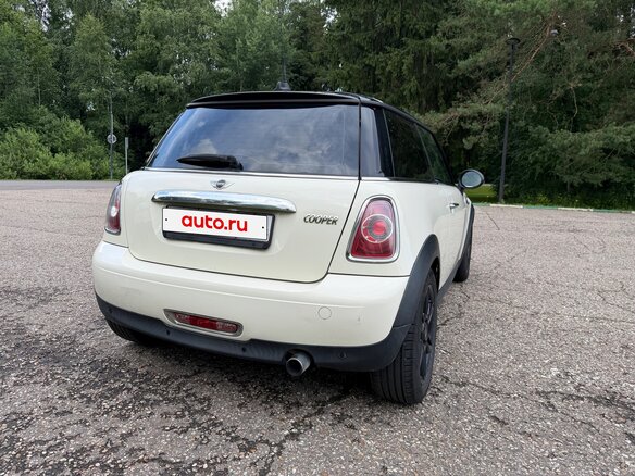 2012 Mini Hatch Cooper II (R56) Рестайлинг, белый - вид 8