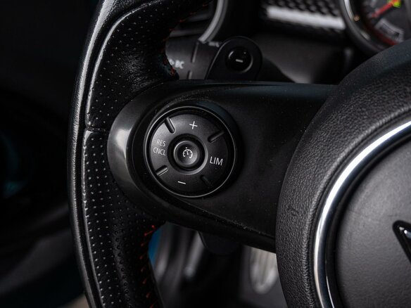 2019 Mini Hatch JCW III (F55/F56) Рестайлинг, голубой, 2755000 рублей - вид 15