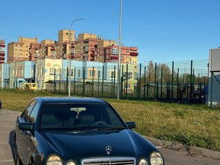1995 Mercedes-Benz E-Класс 200 II (W210, S210), зелёный, 510000 рублей, вид 1