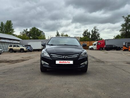 2016 Hyundai Solaris I Рестайлинг, белый, 660000 рублей, вид 3