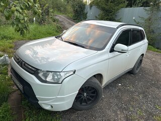 2013 Mitsubishi Outlander III, белый, 1550000 рублей, вид 1