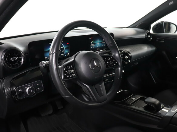 2019 Mercedes-Benz A-Класс 200 IV (W177), чёрный, 1820000 рублей - вид 12