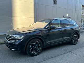 2024 Volkswagen Touareg III Рестайлинг, чёрный, 10699000 рублей, вид 1