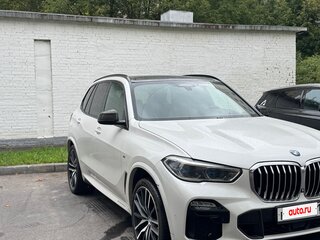 2019 BMW X5 40i IV (G05/G18), белый, 5700000 рублей, вид 3
