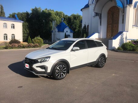 2023 Lada (ВАЗ) Vesta SW Cross I Рестайлинг (NG), белый, 1250000 рублей, вид 1