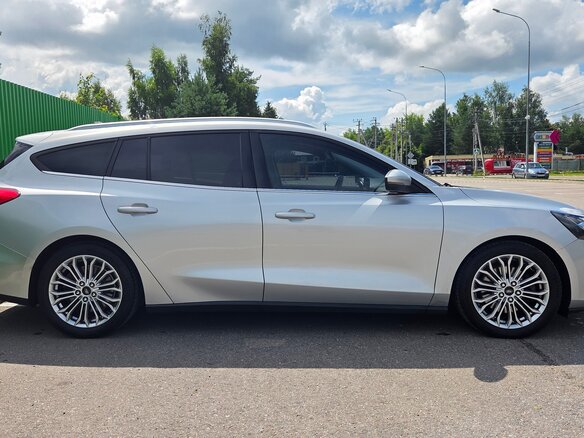 2019 Ford Focus IV, серый, 1250000 рублей - вид 6